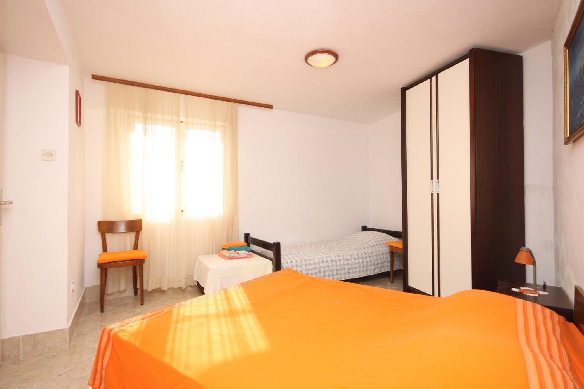 Apartments By The Sea Marusici, Omis - 8632 Mimice Room photo